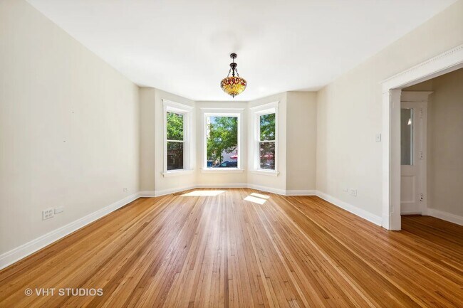 852 W Belle Plaine Ave in Chicago, IL - Building Photo - Building Photo