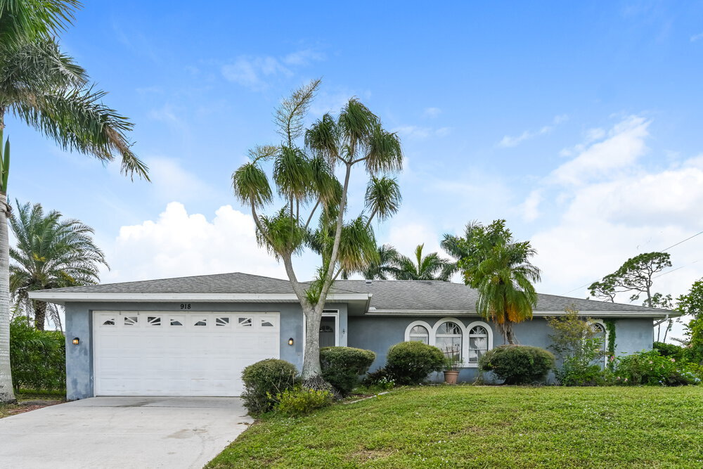 918 SW 19th Ln in Cape Coral, FL - Foto de edificio