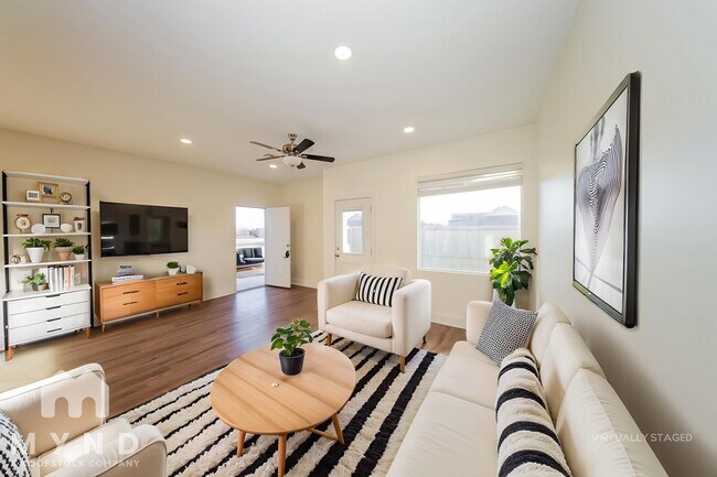 5764 E Bristol Cir in Bel Aire, KS - Building Photo - Building Photo