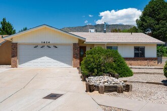 1624 Pablo Ct NE in Albuquerque, NM - Building Photo - Building Photo