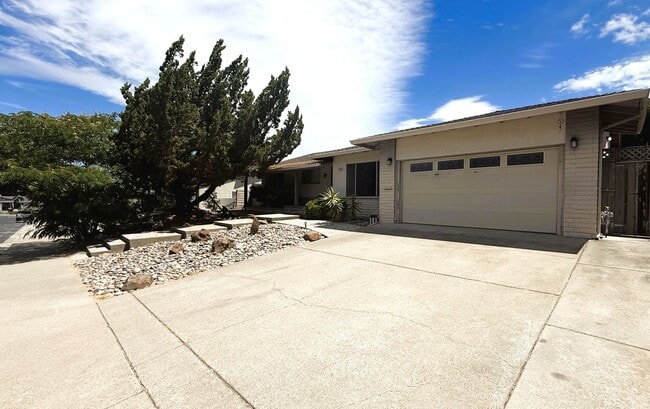 property at 3923 Rimrock Dr