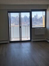 5710 BOULEVARD in West New York, NJ - Building Photo - Building Photo