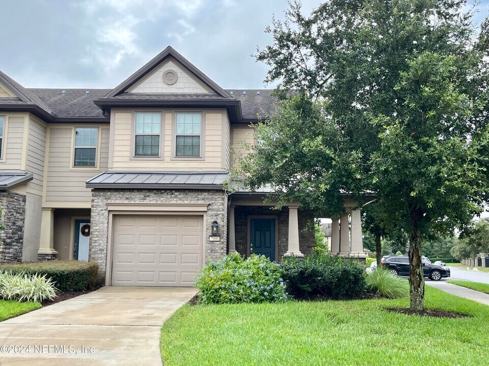 7000 Butterfly Ct in Jacksonville, FL - Building Photo
