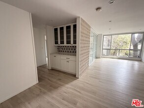 4900 Overland Ave in Culver City, CA - Building Photo - Building Photo