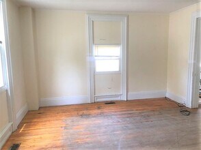 98 N Main Ave in Orono, ME - Building Photo - Building Photo