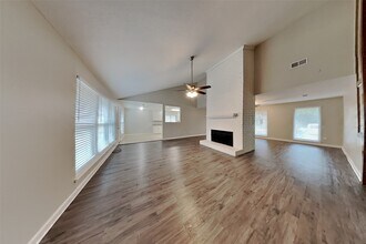 3819 Honey Brook Dr in Houston, TX - Building Photo - Building Photo