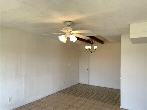 500 Austin Rd-Unit -2 in Eagle Lake, TX - Building Photo - Building Photo