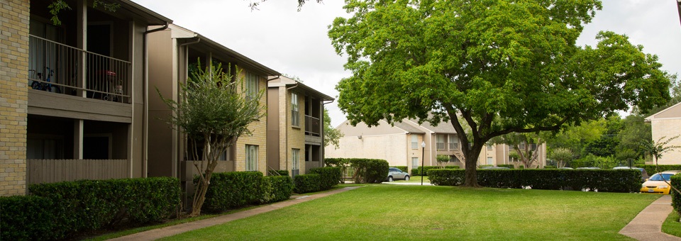 Bellfort Village in Houston, TX - Building Photo