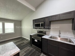 481 N Fairfield Dr in Pensacola, FL - Building Photo - Building Photo