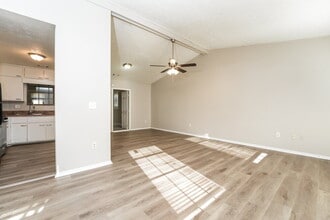 5584 Marbut Rd in Lithonia, GA - Building Photo - Building Photo