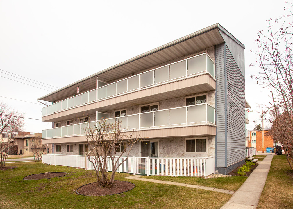 11535 108th Ave NW in Edmonton, AB - Building Photo