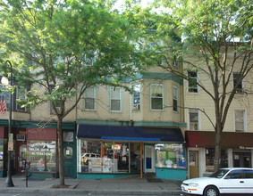 76 Beekman Ave in Tarrytown, NY - Building Photo - Building Photo