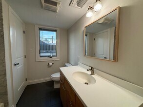 1110 Massachusetts Ave, Unit 3 in Cambridge, MA - Building Photo - Building Photo