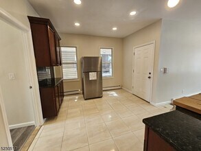 7 Davidson St in Clifton, NJ - Building Photo - Building Photo