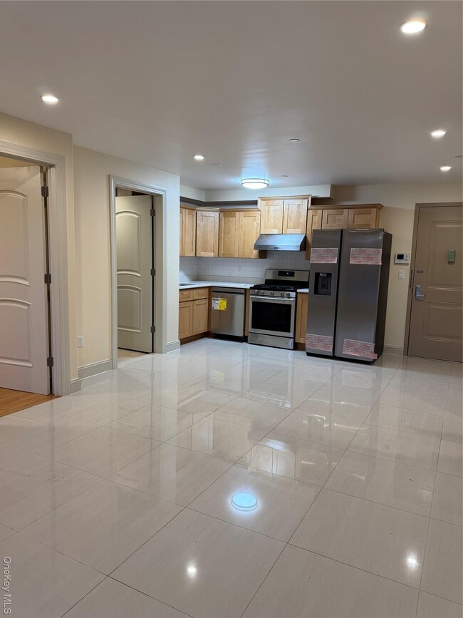 65-38 Austin St in Queens, NY - Building Photo - Building Photo