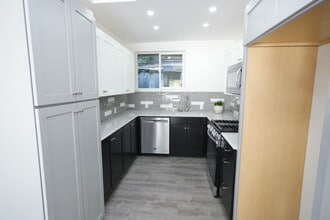 718 Greenbriar Ave in Simi Valley, CA - Building Photo - Building Photo