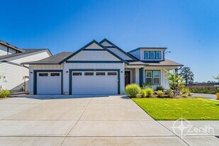 2001 SE 13th St in Battle Ground, WA - Building Photo