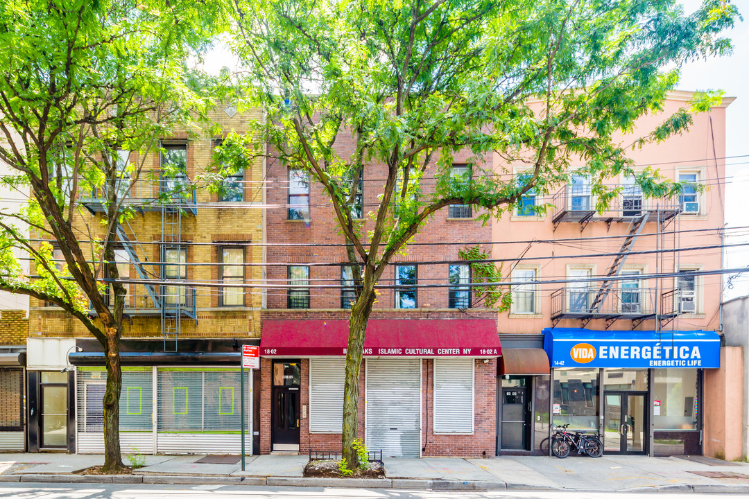 1,100 Square Feet of office/ loft space in Astoria, NY - Building Photo