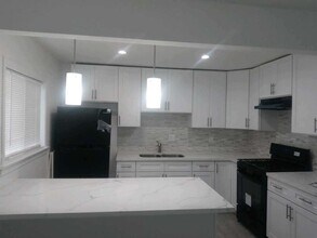 1146 E 105th St in Los Angeles, CA - Building Photo - Building Photo