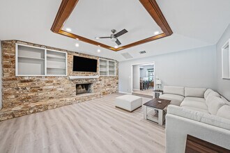 2104 Mayfield Dr in Round Rock, TX - Building Photo - Building Photo