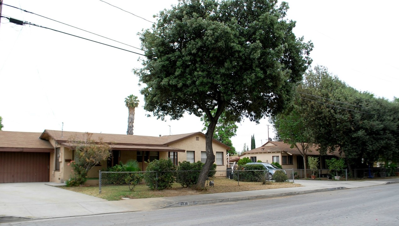 5524-5532 McCulloch Ave in Temple City, CA - Building Photo