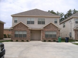 Grad House in Denton, TX - Building Photo - Building Photo