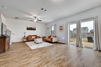 14016 Sherri Berry Wy in Manor, TX - Foto de edificio - Building Photo