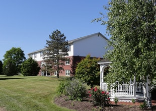 Country Gardens Apartments in Troy, NY - Building Photo - Building Photo