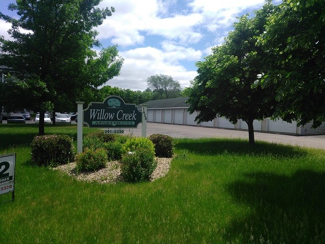 Willow Creek Apartments in St. Cloud, MN - Building Photo - Building Photo