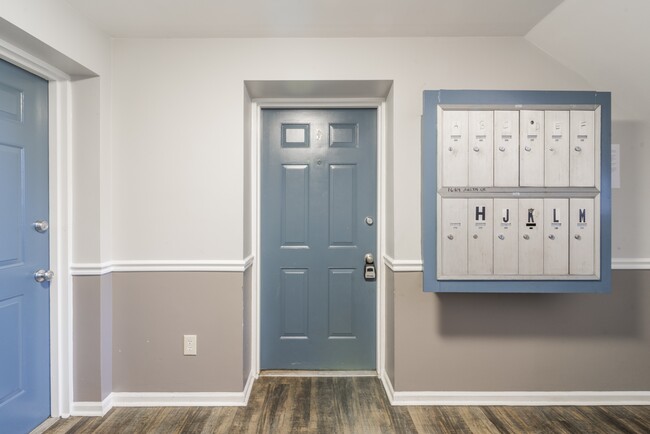 1624 Arlyn Cir in Charlotte, NC - Building Photo - Building Photo