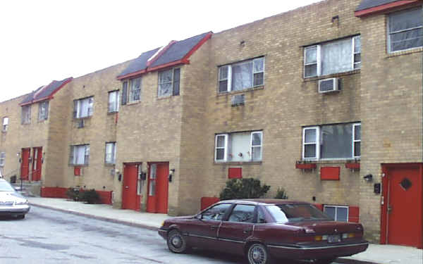 Glenwood Court Apartments in Clifton Heights, PA - Building Photo - Building Photo