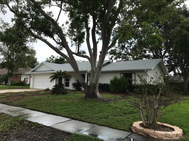 property at 1096 Willow Wood Dr