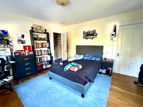 28A Cherry St, Unit 2 in Somerville, MA - Building Photo - Building Photo