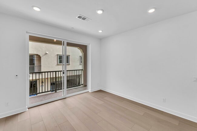 2208 Mountain Laurel Rd in San Marcos, CA - Foto de edificio - Building Photo