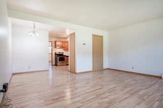 Middleton Shores Apartments in Middleton, WI - Building Photo - Interior Photo