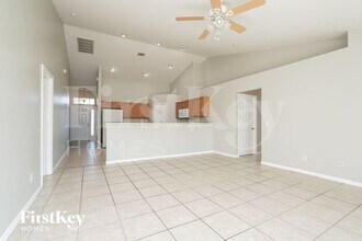 1702 NW 18th St in Cape Coral, FL - Building Photo - Building Photo