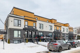 327 Laurier Rue in Laval, QC - Building Photo