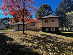 2615 Metamora Rd in Oxford, MI - Building Photo - Building Photo