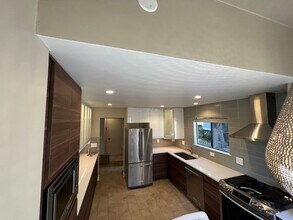 202 Montebello Ave in Mountain View, CA - Building Photo - Building Photo