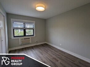 454 W Barry Ave, Unit 3 in Chicago, IL - Building Photo - Building Photo