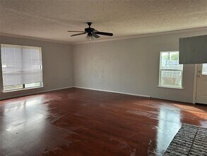 2525 Crown Cir in Garland, TX - Building Photo - Building Photo