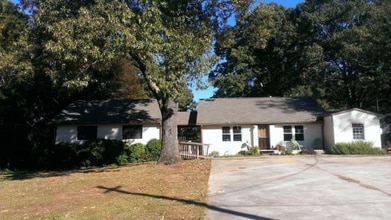 2388 Young Street in Atlanta, GA - Building Photo - Building Photo