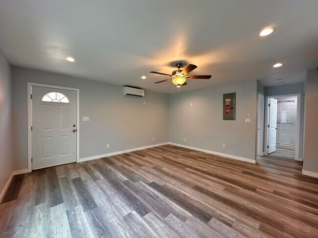 property at 701 W 82nd St