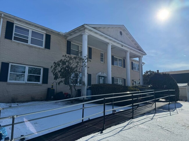16 Wyoming St, Unit 16 Wyoming Street 2W