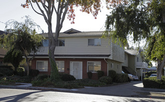 2036 Aldengate in Hayward, CA - Building Photo