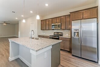 2315 Foster Hl Rd in Richmond, TX - Building Photo - Building Photo