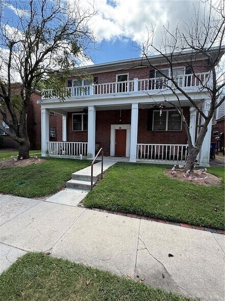 825 Harrington Ave, Unit 6 in Norfolk, VA - Building Photo