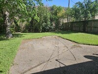 7823 Barberton Dr photo'