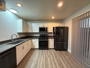 3305 Cheyenne Gardens Way in North Las Vegas, NV - Building Photo - Building Photo