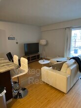 1761-1761 Pandosy St in Kelowna, BC - Building Photo - Building Photo